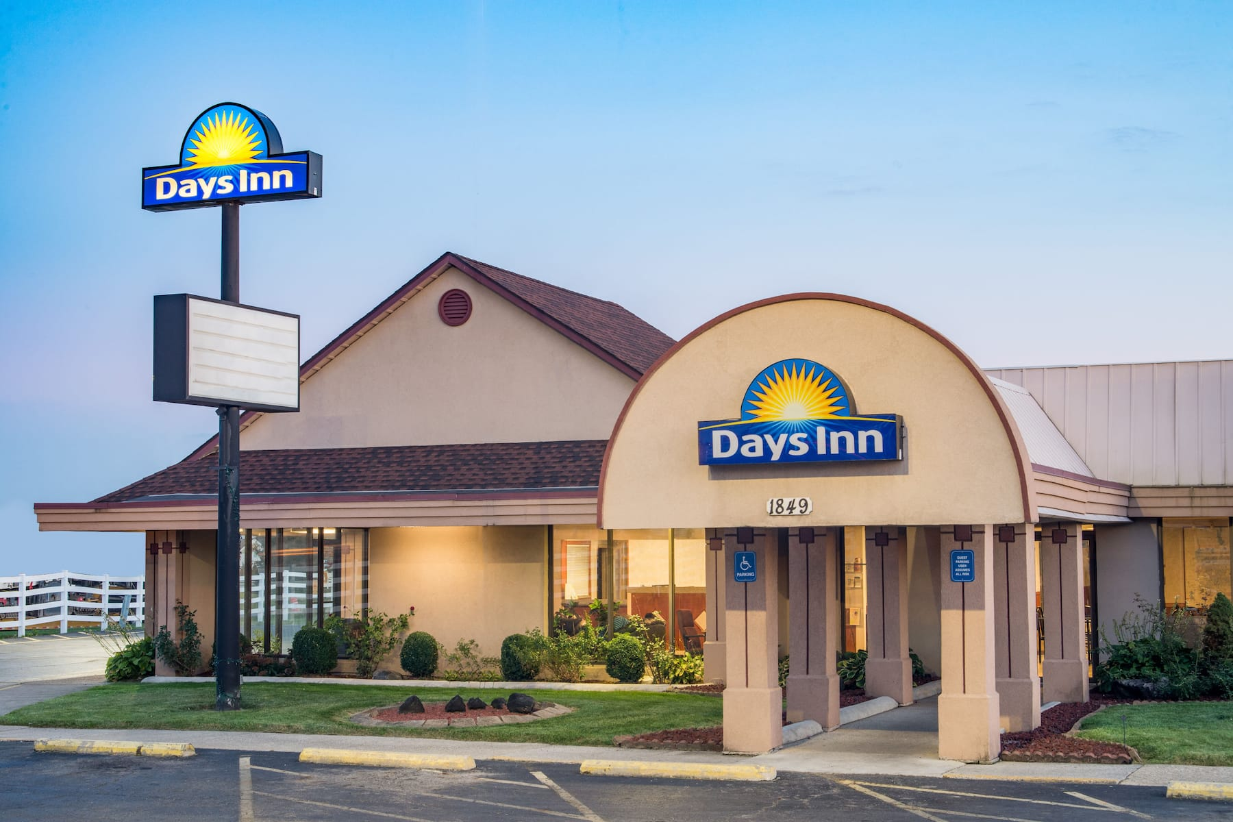 Welcome to Days Inn Grove City